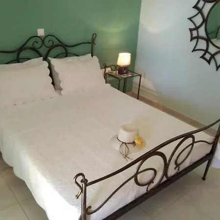 Evi's Sea View Villa